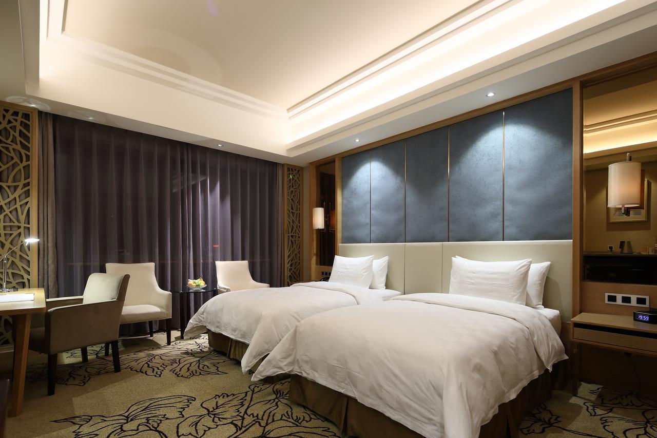 Jinan Luxury Blue Horizon Hotel מראה חיצוני תמונה
