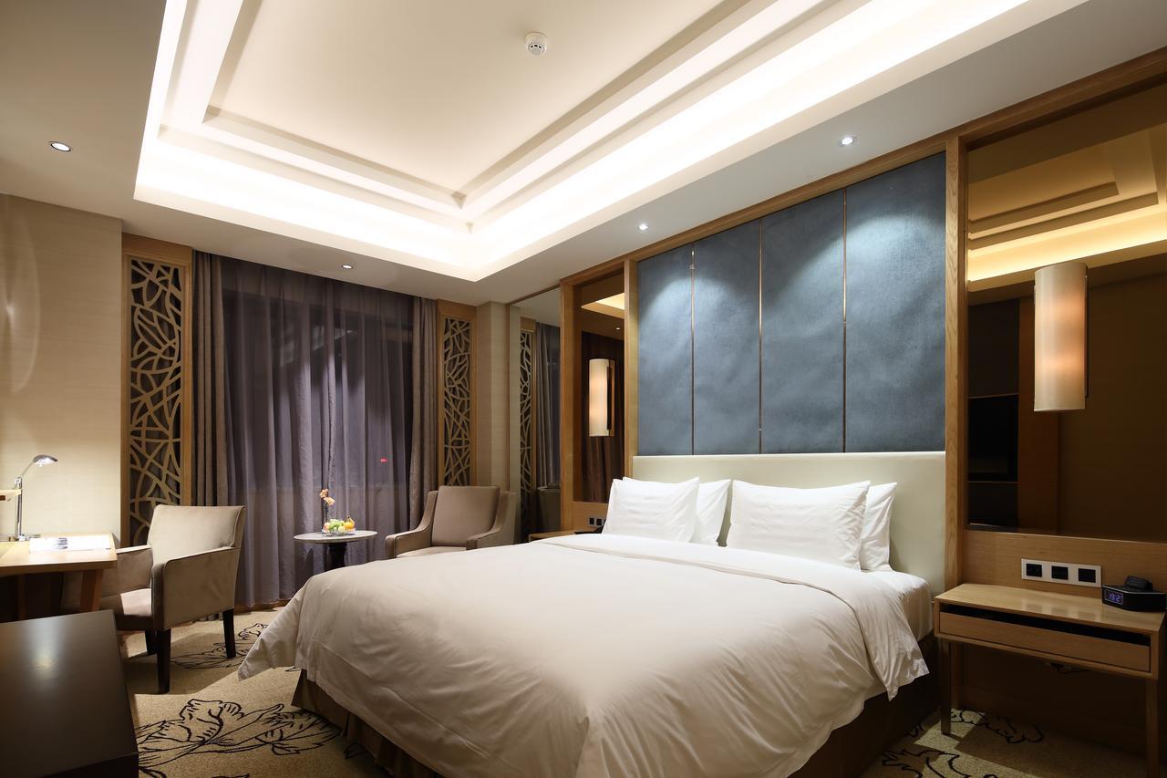 Jinan Luxury Blue Horizon Hotel מראה חיצוני תמונה