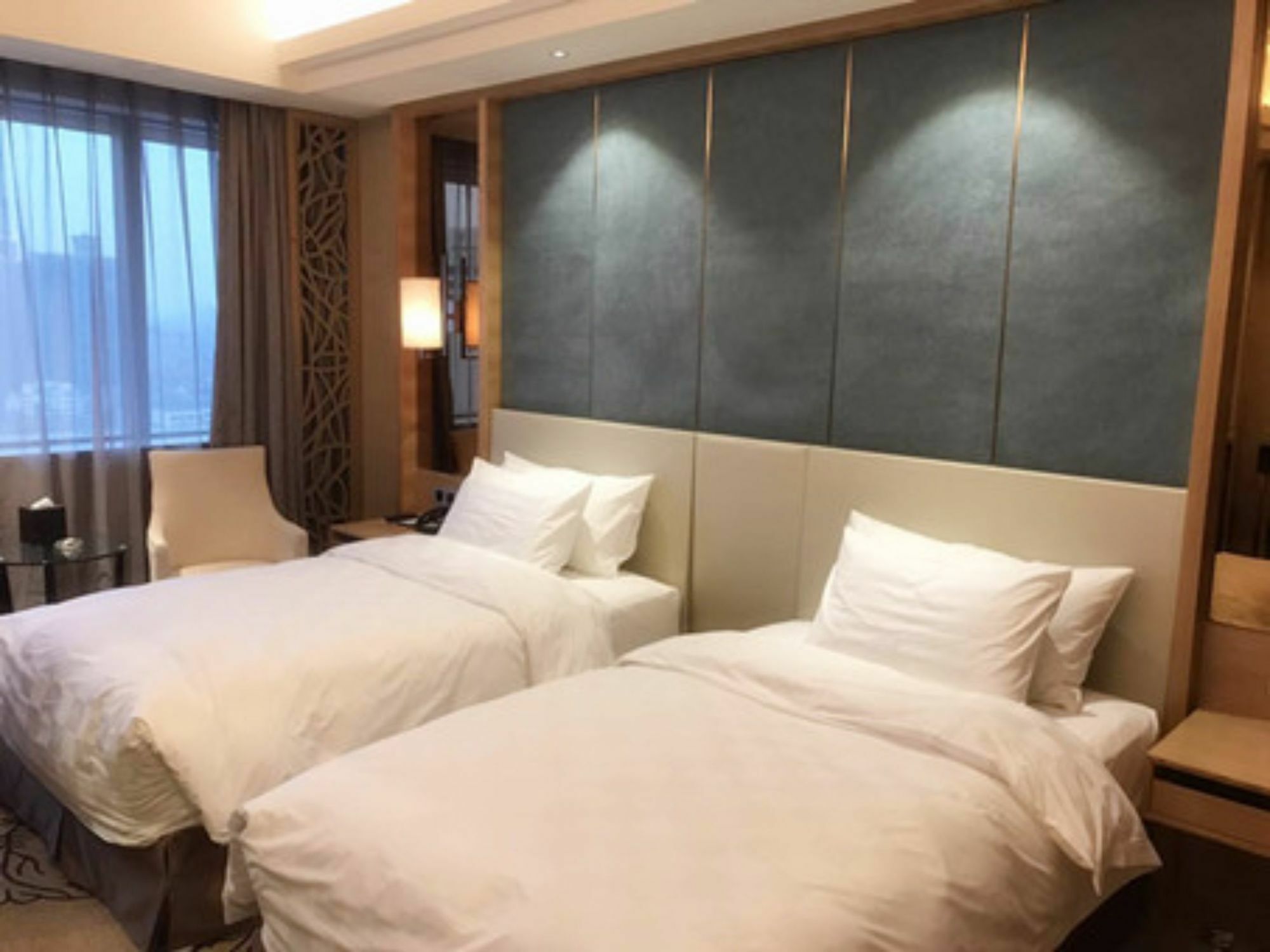 Jinan Luxury Blue Horizon Hotel מראה חיצוני תמונה